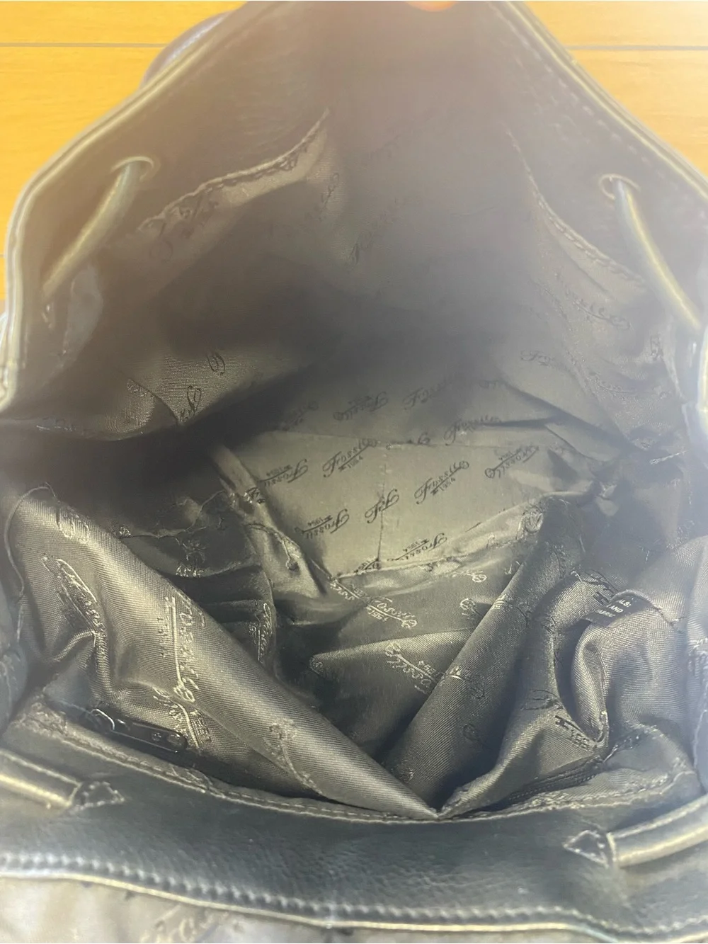 Fossil Y2K Black Leather Drawstring Flap Rucksack Backpack w/ side pockets-CLEAN
